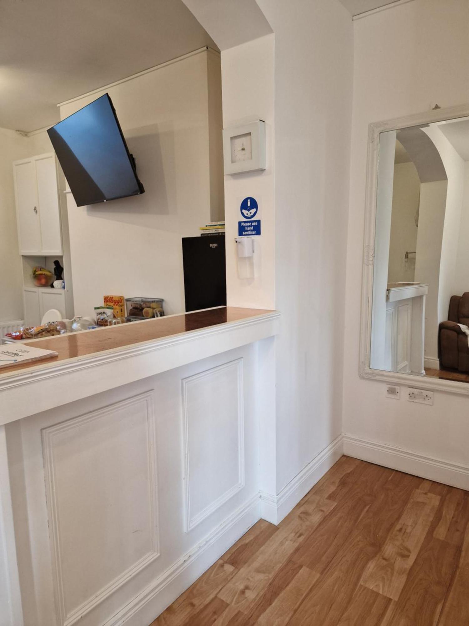 Aunty Katie'S House, Ni Tourist Board Certified & Located On The Main Oldpark Road To Belfast, With Free Continental Breakfast & Free Ultra Fast Sky Internet, Free Sky Sports & Free Sky Cinema, Self-Check In After 10Pm Gmt旅舍 外观 照片