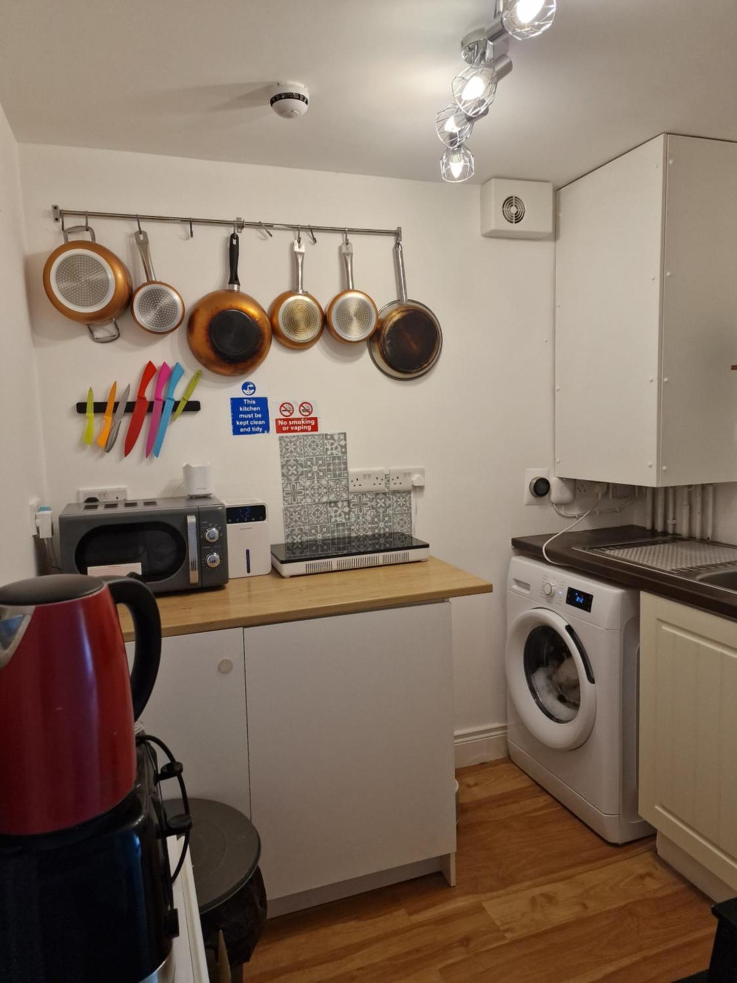 Aunty Katie'S House, Ni Tourist Board Certified & Located On The Main Oldpark Road To Belfast, With Free Continental Breakfast & Free Ultra Fast Sky Internet, Free Sky Sports & Free Sky Cinema, Self-Check In After 10Pm Gmt旅舍 外观 照片