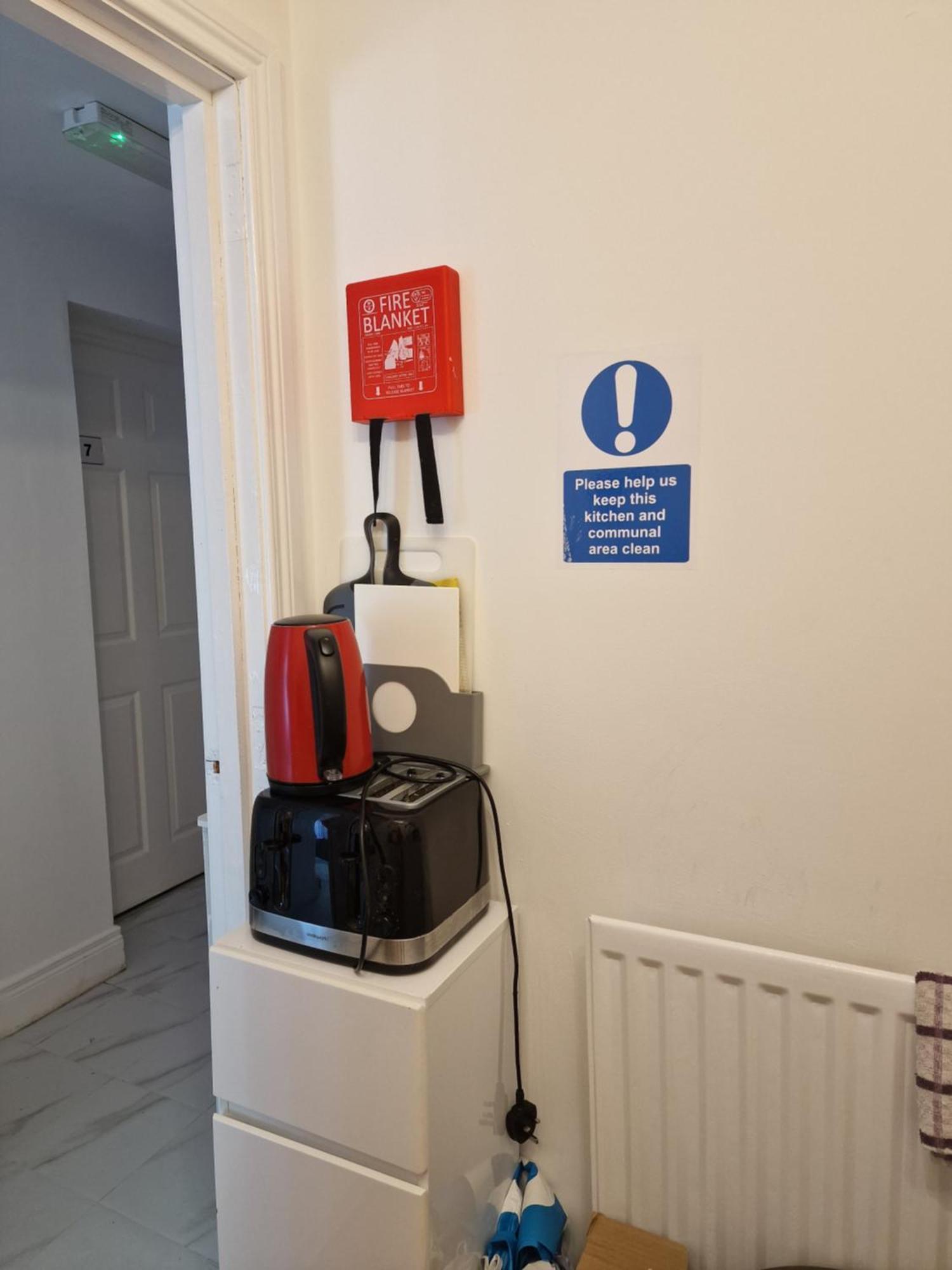 Aunty Katie'S House, Ni Tourist Board Certified & Located On The Main Oldpark Road To Belfast, With Free Continental Breakfast & Free Ultra Fast Sky Internet, Free Sky Sports & Free Sky Cinema, Self-Check In After 10Pm Gmt旅舍 外观 照片