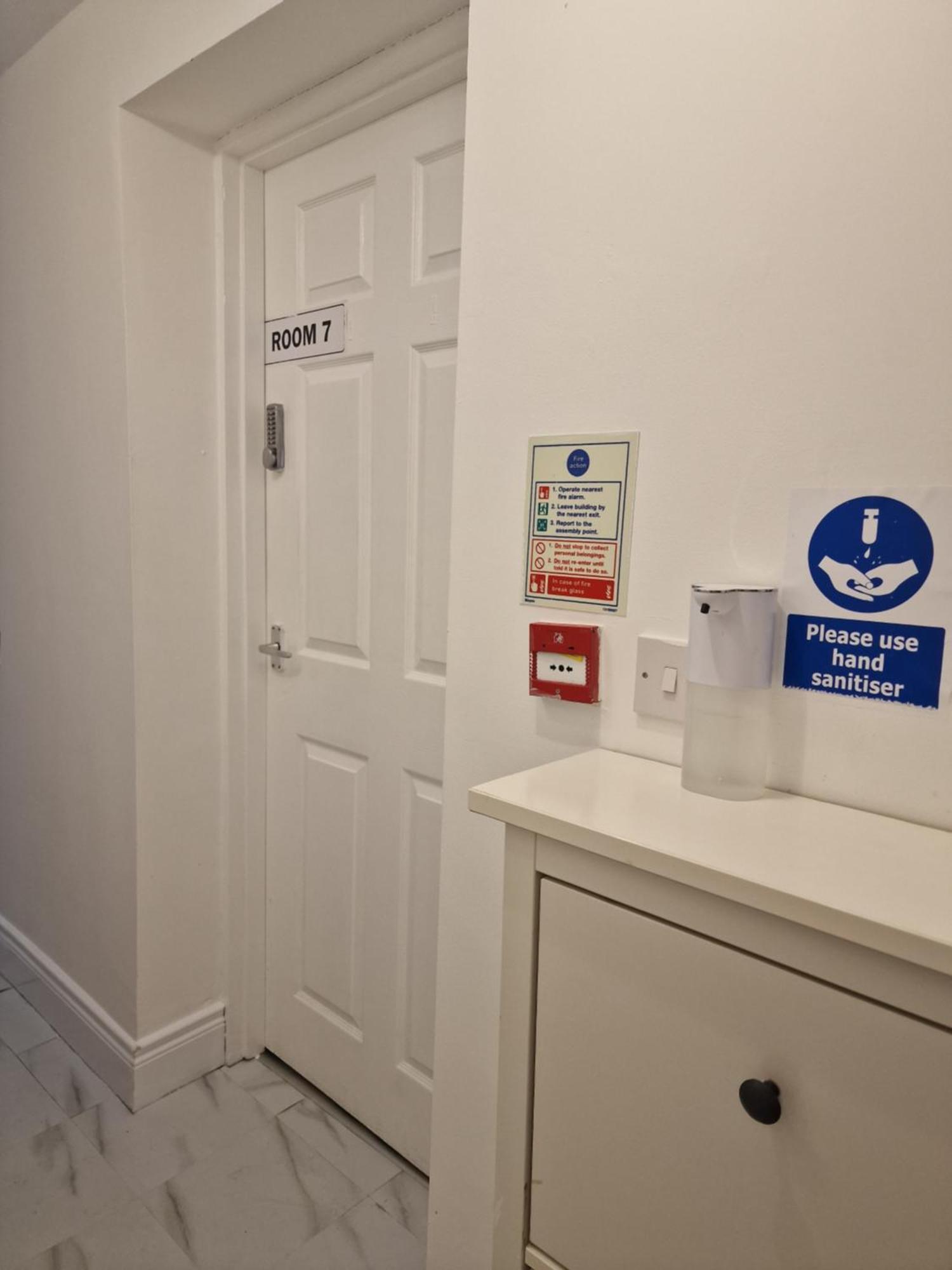 Aunty Katie'S House, Ni Tourist Board Certified & Located On The Main Oldpark Road To Belfast, With Free Continental Breakfast & Free Ultra Fast Sky Internet, Free Sky Sports & Free Sky Cinema, Self-Check In After 10Pm Gmt旅舍 外观 照片