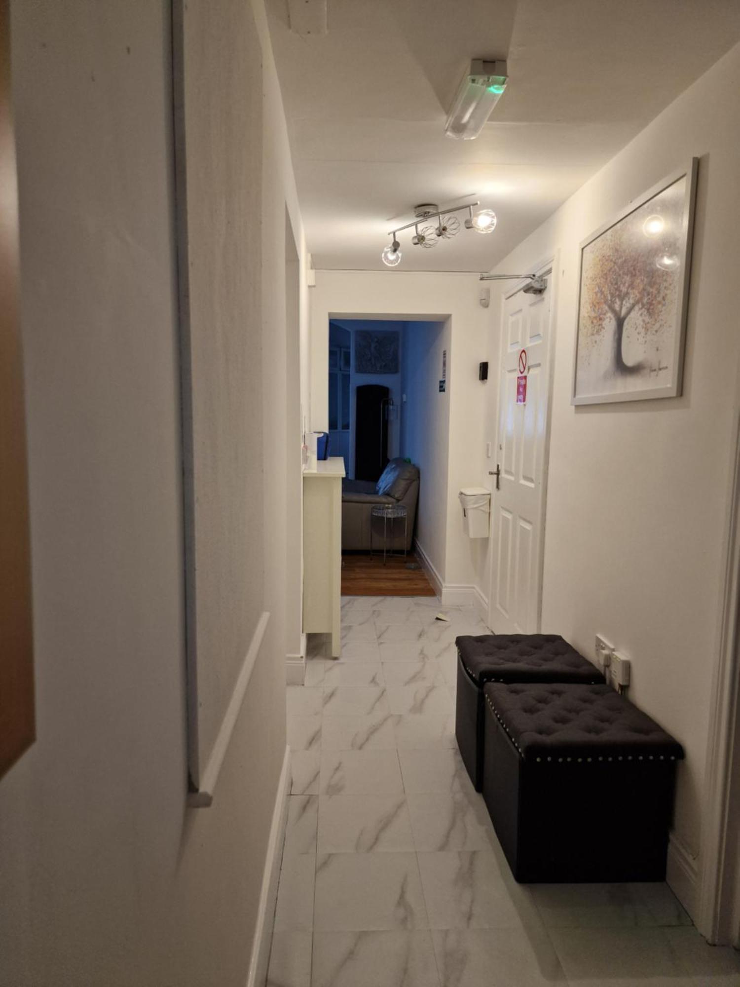 Aunty Katie'S House, Ni Tourist Board Certified & Located On The Main Oldpark Road To Belfast, With Free Continental Breakfast & Free Ultra Fast Sky Internet, Free Sky Sports & Free Sky Cinema, Self-Check In After 10Pm Gmt旅舍 外观 照片