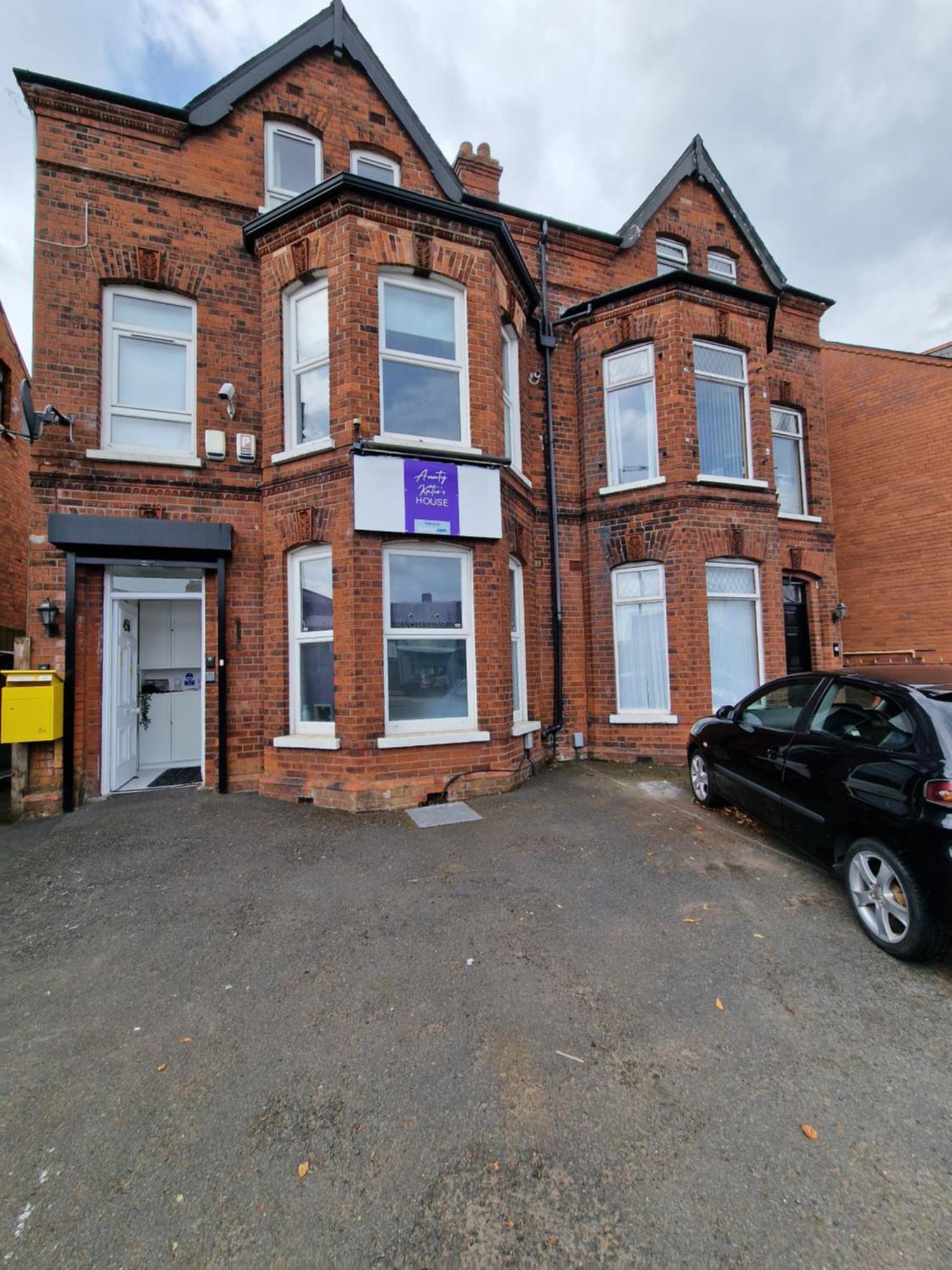 Aunty Katie'S House, Ni Tourist Board Certified & Located On The Main Oldpark Road To Belfast, With Free Continental Breakfast & Free Ultra Fast Sky Internet, Free Sky Sports & Free Sky Cinema, Self-Check In After 10Pm Gmt旅舍 外观 照片