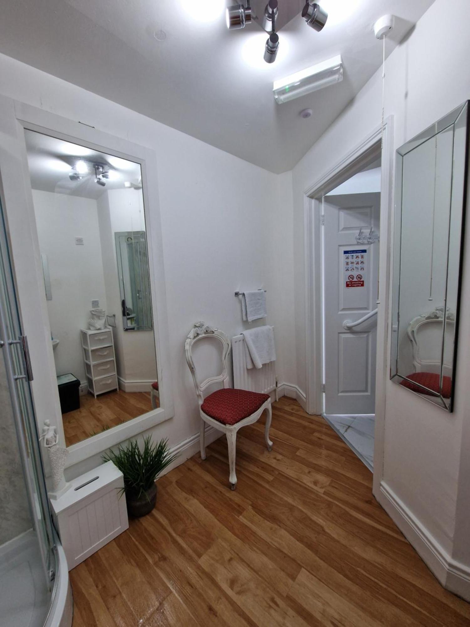 Aunty Katie'S House, Ni Tourist Board Certified & Located On The Main Oldpark Road To Belfast, With Free Continental Breakfast & Free Ultra Fast Sky Internet, Free Sky Sports & Free Sky Cinema, Self-Check In After 10Pm Gmt旅舍 外观 照片