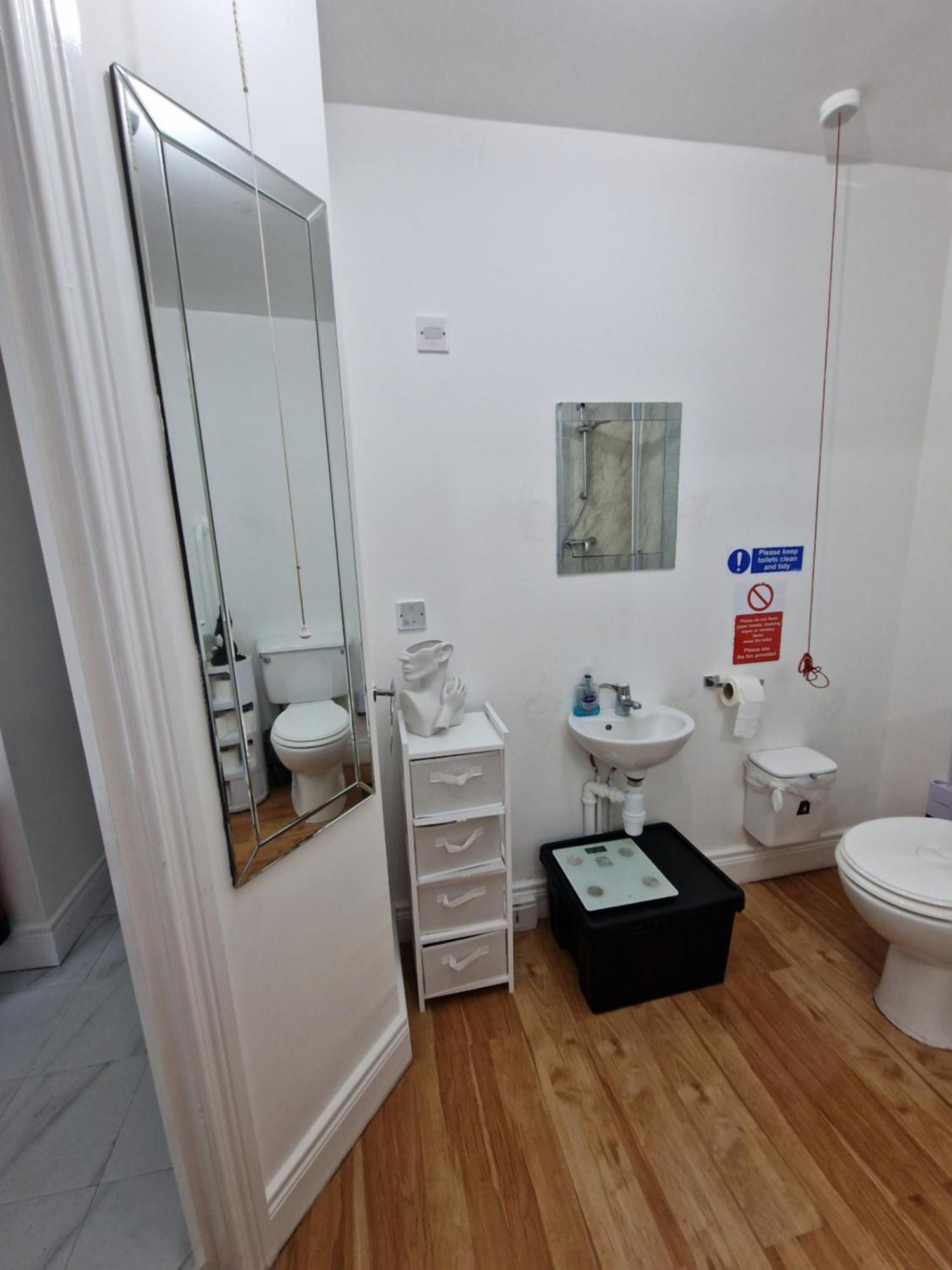 Aunty Katie'S House, Ni Tourist Board Certified & Located On The Main Oldpark Road To Belfast, With Free Continental Breakfast & Free Ultra Fast Sky Internet, Free Sky Sports & Free Sky Cinema, Self-Check In After 10Pm Gmt旅舍 外观 照片