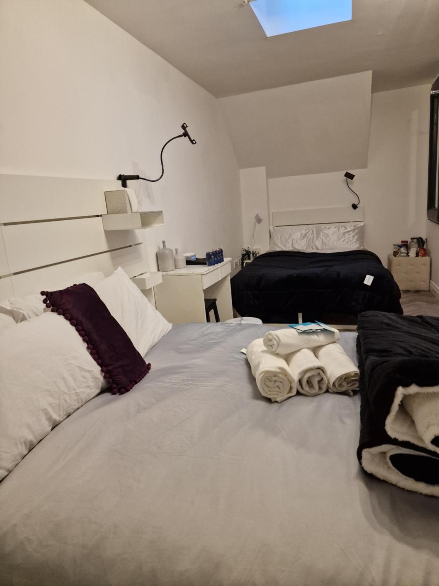 Aunty Katie'S House, Ni Tourist Board Certified & Located On The Main Oldpark Road To Belfast, With Free Continental Breakfast & Free Ultra Fast Sky Internet, Free Sky Sports & Free Sky Cinema, Self-Check In After 10Pm Gmt旅舍 外观 照片
