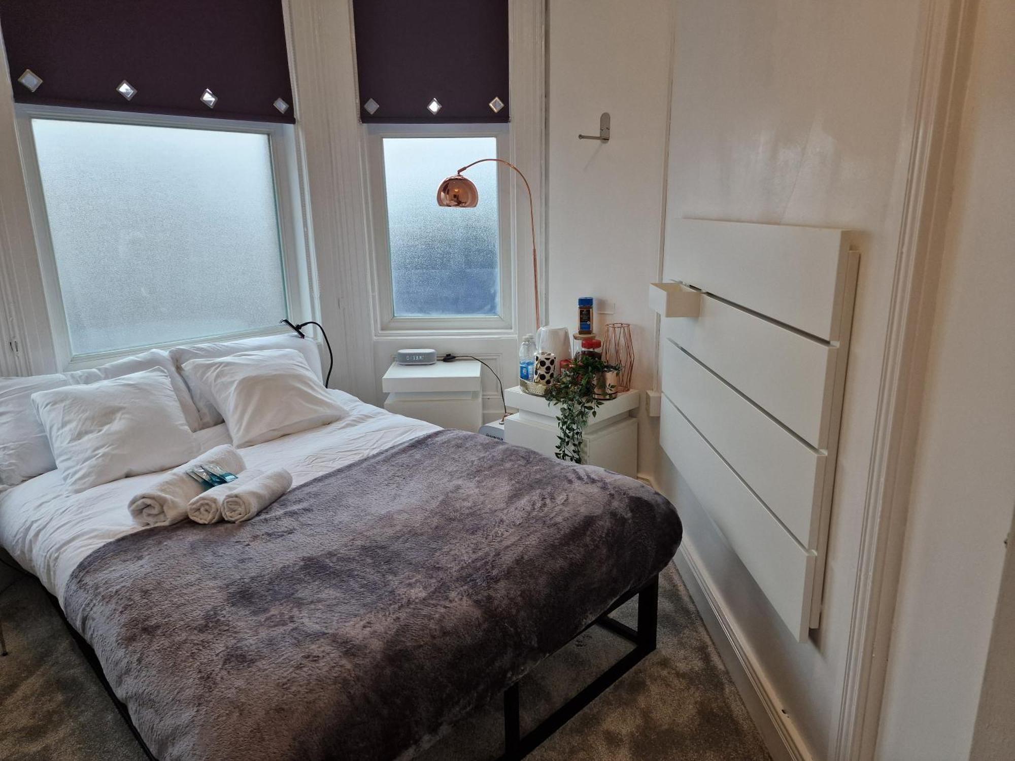 Aunty Katie'S House, Ni Tourist Board Certified & Located On The Main Oldpark Road To Belfast, With Free Continental Breakfast & Free Ultra Fast Sky Internet, Free Sky Sports & Free Sky Cinema, Self-Check In After 10Pm Gmt旅舍 外观 照片