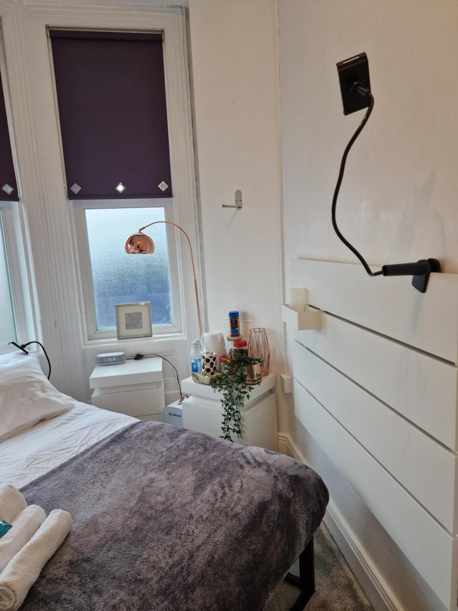 Aunty Katie'S House, Ni Tourist Board Certified & Located On The Main Oldpark Road To Belfast, With Free Continental Breakfast & Free Ultra Fast Sky Internet, Free Sky Sports & Free Sky Cinema, Self-Check In After 10Pm Gmt旅舍 外观 照片