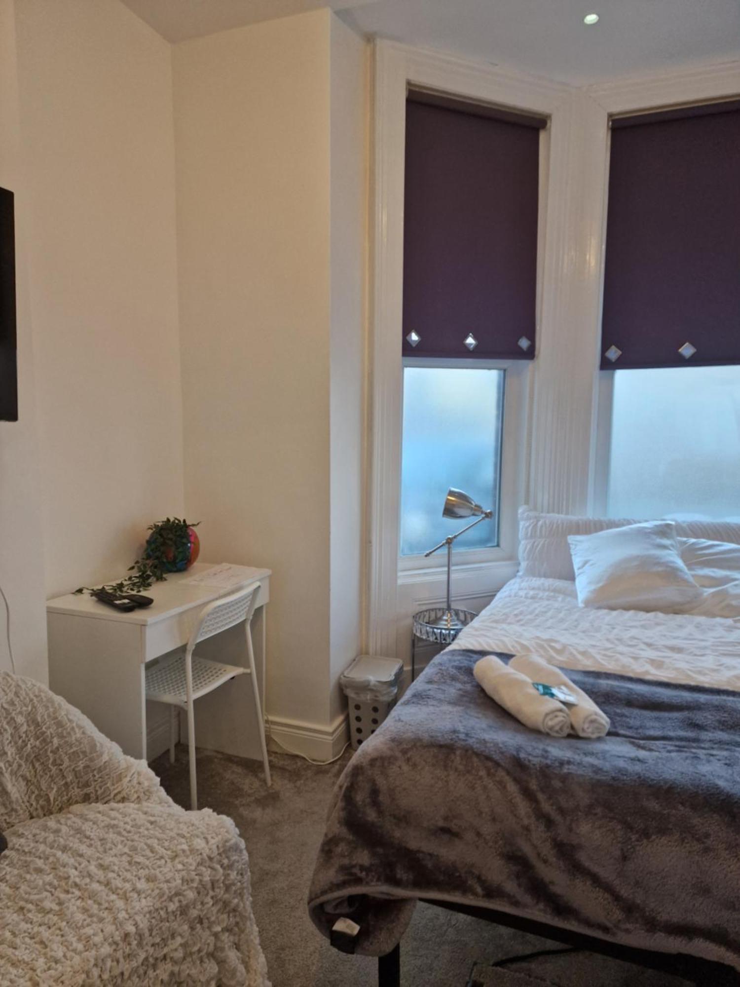 Aunty Katie'S House, Ni Tourist Board Certified & Located On The Main Oldpark Road To Belfast, With Free Continental Breakfast & Free Ultra Fast Sky Internet, Free Sky Sports & Free Sky Cinema, Self-Check In After 10Pm Gmt旅舍 外观 照片